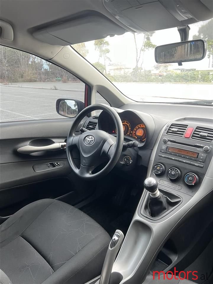 2009' Toyota Auris photo #6