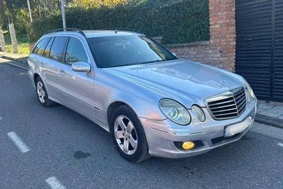 2002' Mercedes-Benz C 220