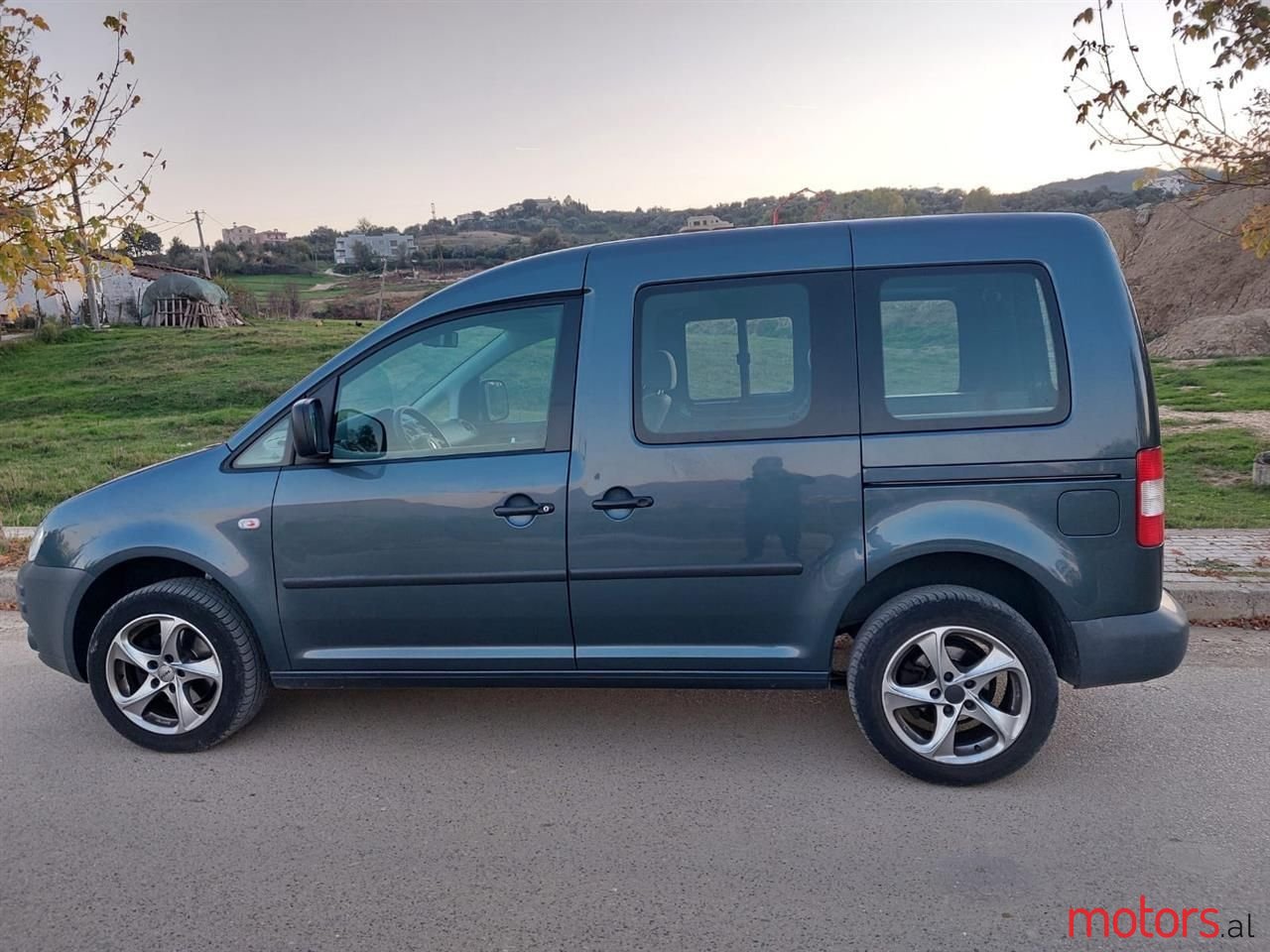 2010' Volkswagen Caddy photo #4