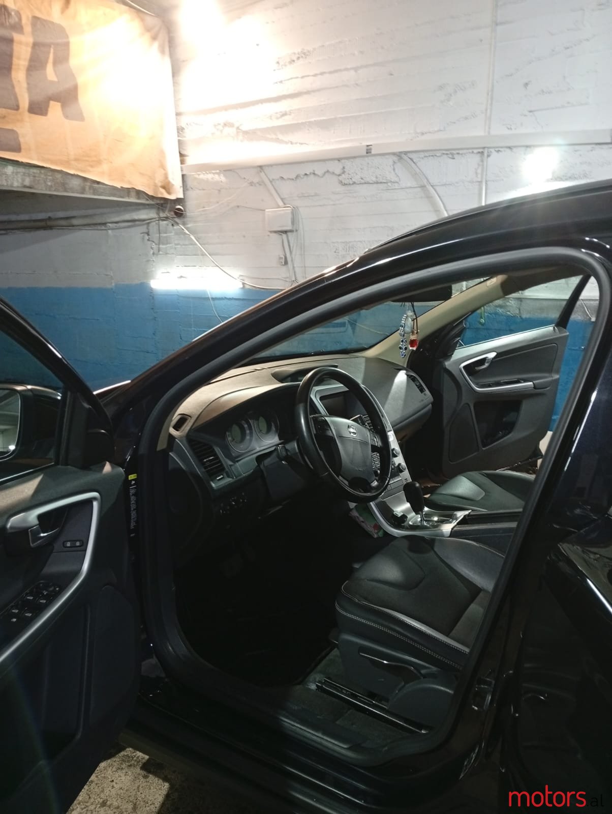 2009' Volvo XC60 photo #6