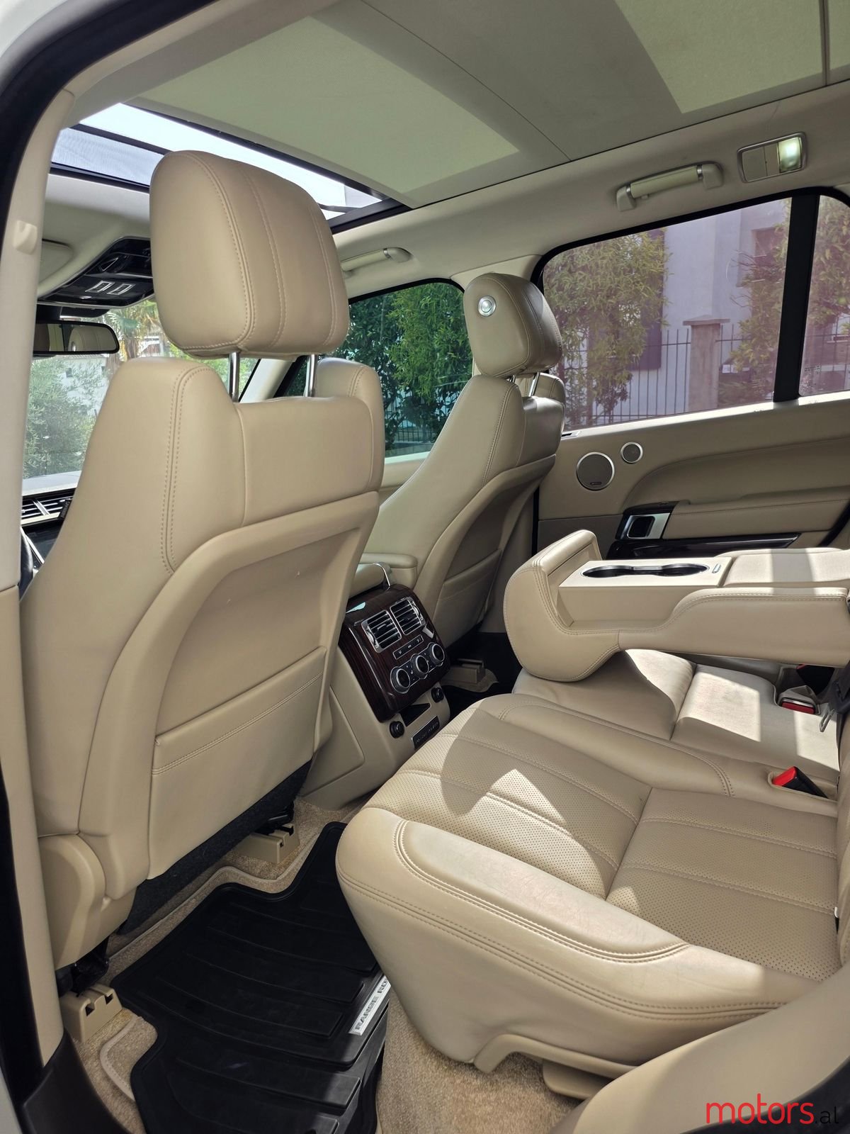 2016' Land Rover Range Rover photo #5