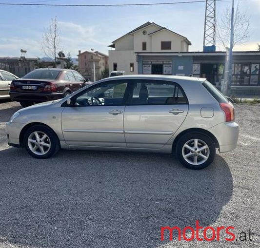 2005' Toyota Corolla photo #2