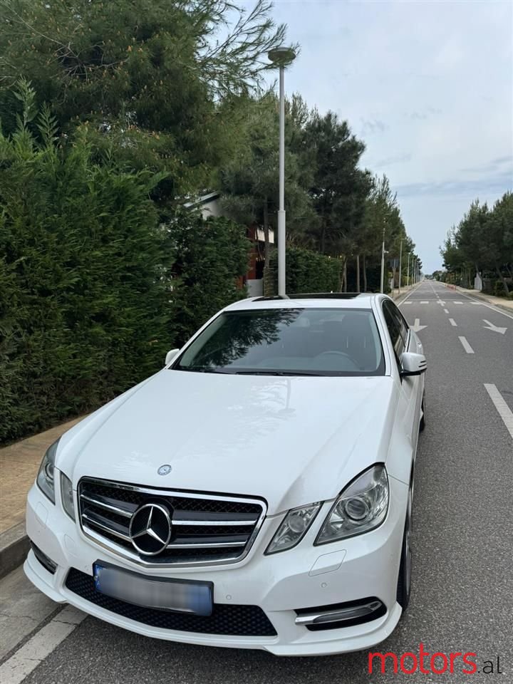 2013' Mercedes-Benz E 300 photo #6