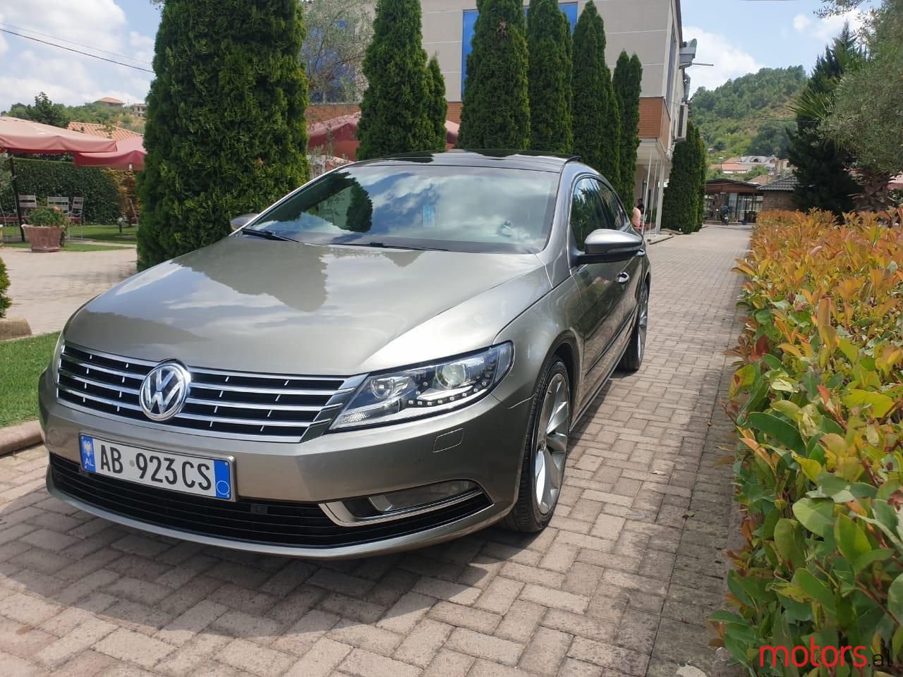 2013' Volkswagen Passat photo #1