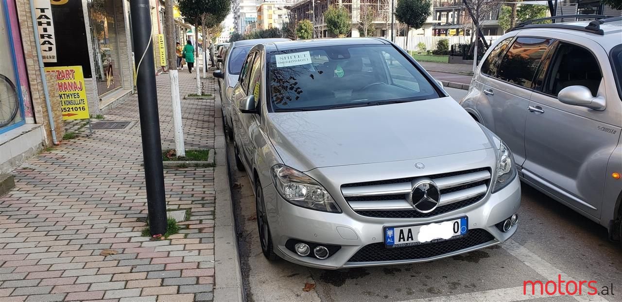 2013' Mercedes-Benz B 180 photo #1