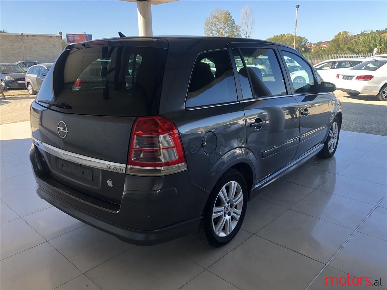 2009' Opel Zafira photo #4