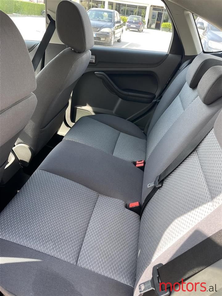 2006' Ford Focus photo #5