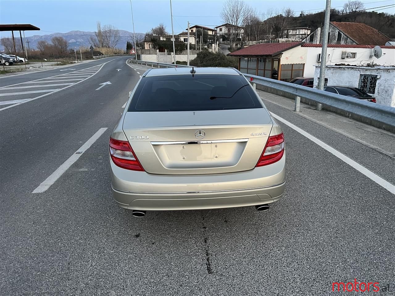 2010' Mercedes-Benz 300 photo #5