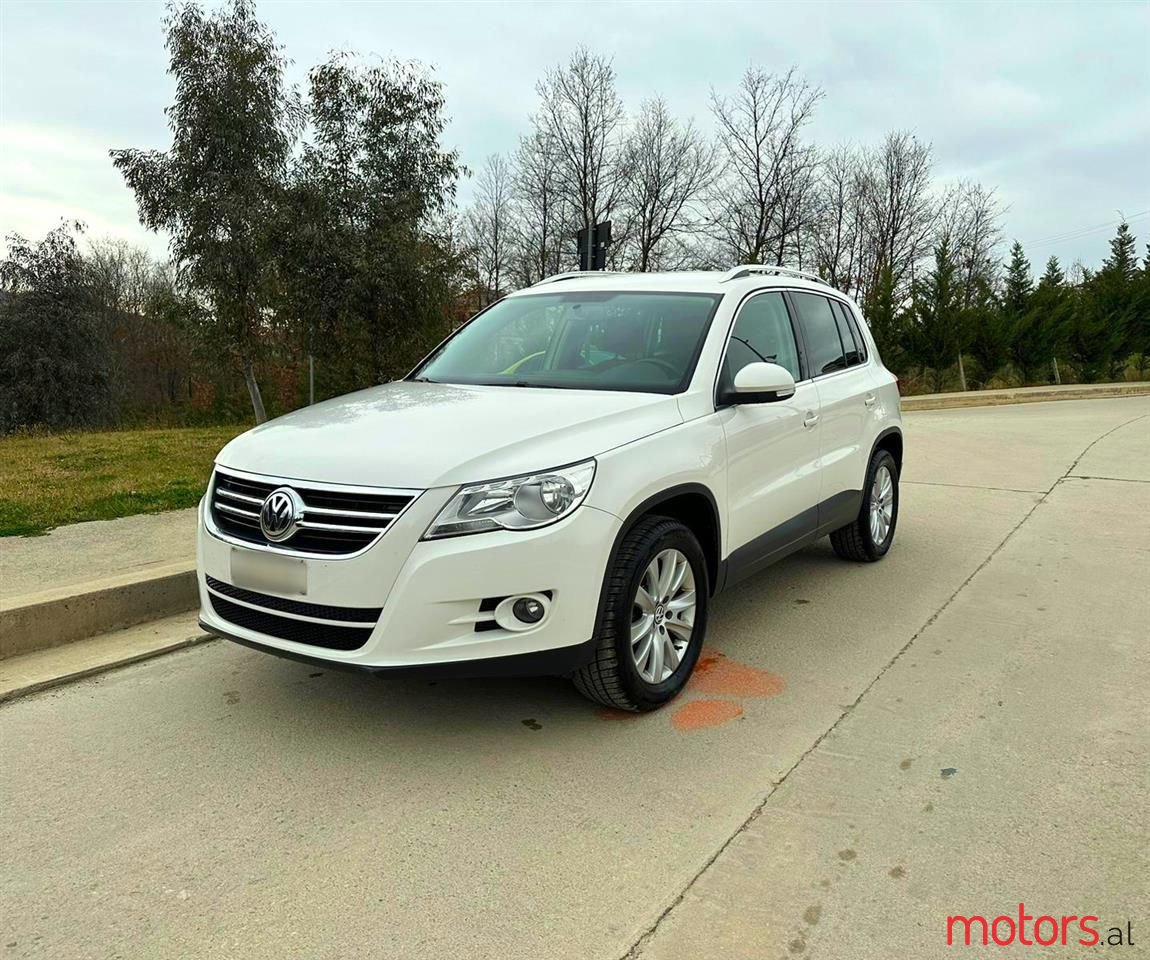 2010' Volkswagen Tiguan photo #1