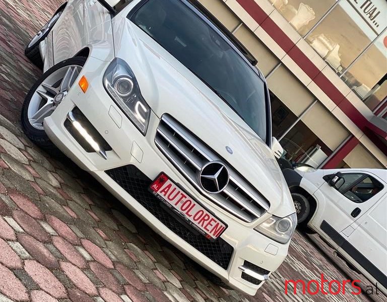 2012' Mercedes-Benz C 300 photo #1