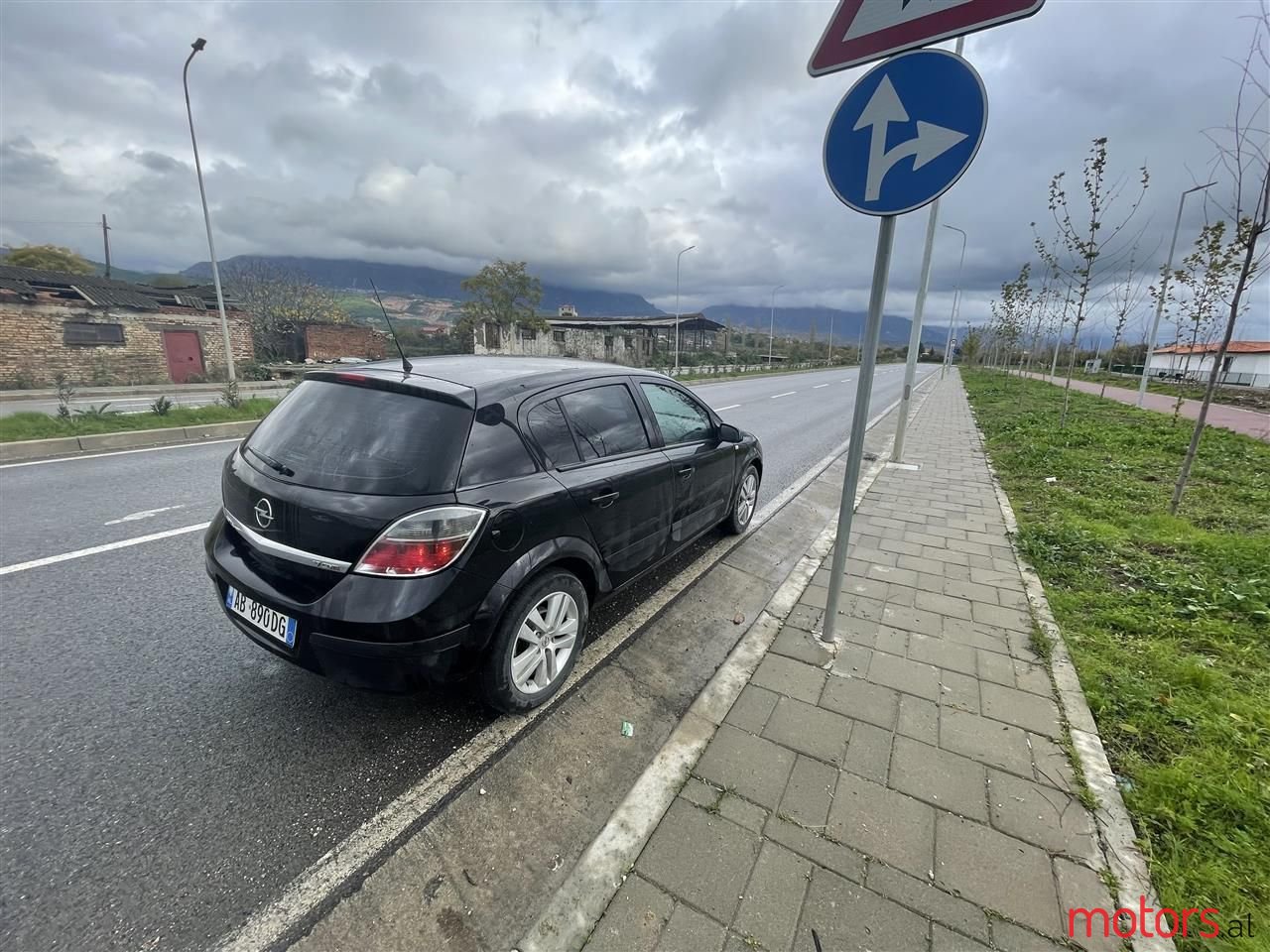 2008' Opel Astra photo #2