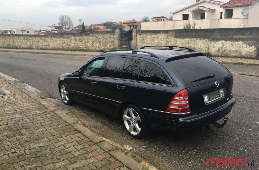 2005' Mercedes-Benz 220 photo #1