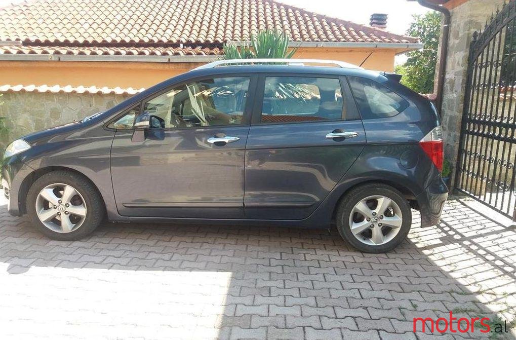 2006' Honda FR-V photo #1