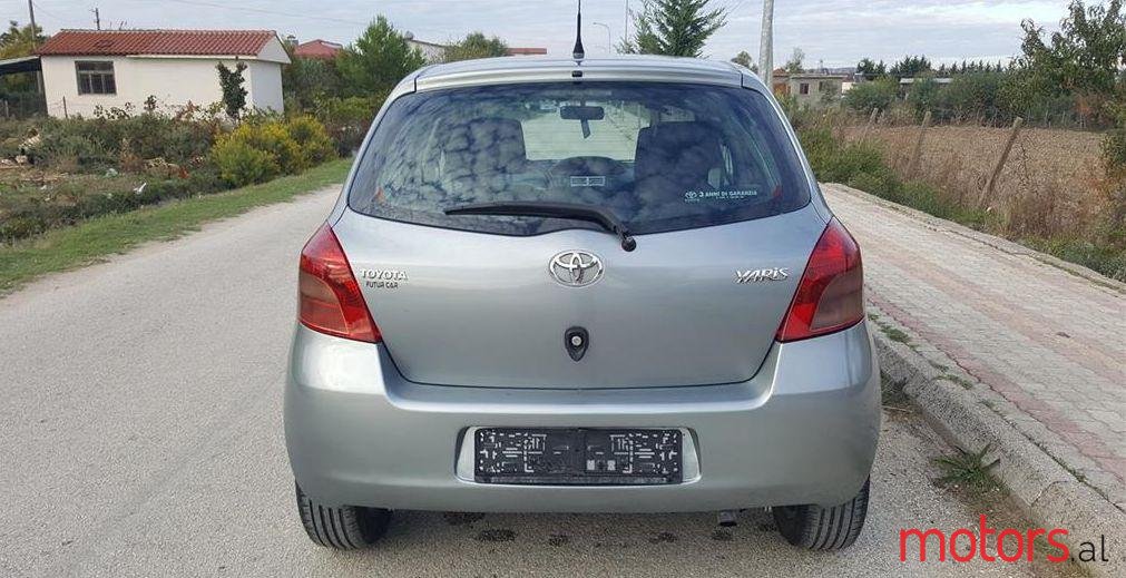 2007' Toyota Yaris photo #2