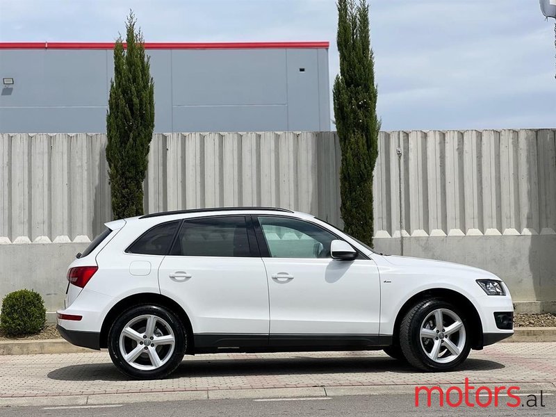 2011' Audi Q5 photo #5