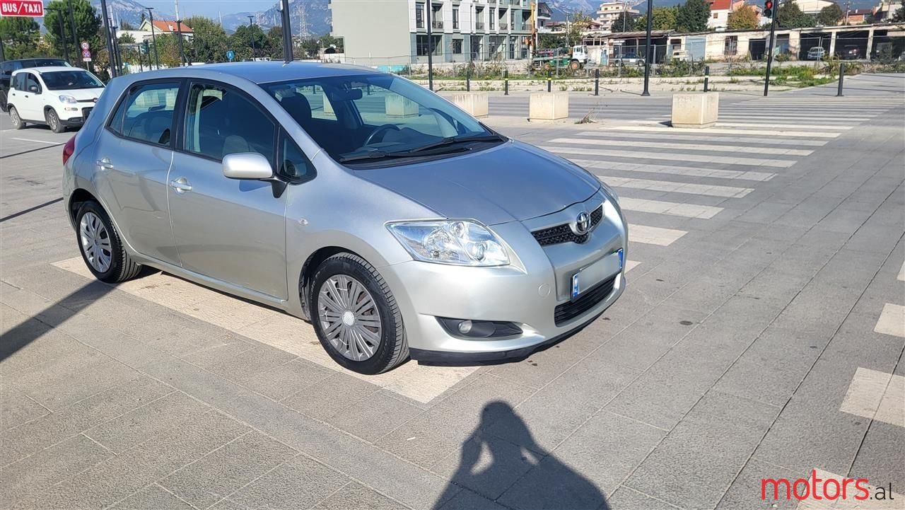 2008' Toyota Auris photo #5