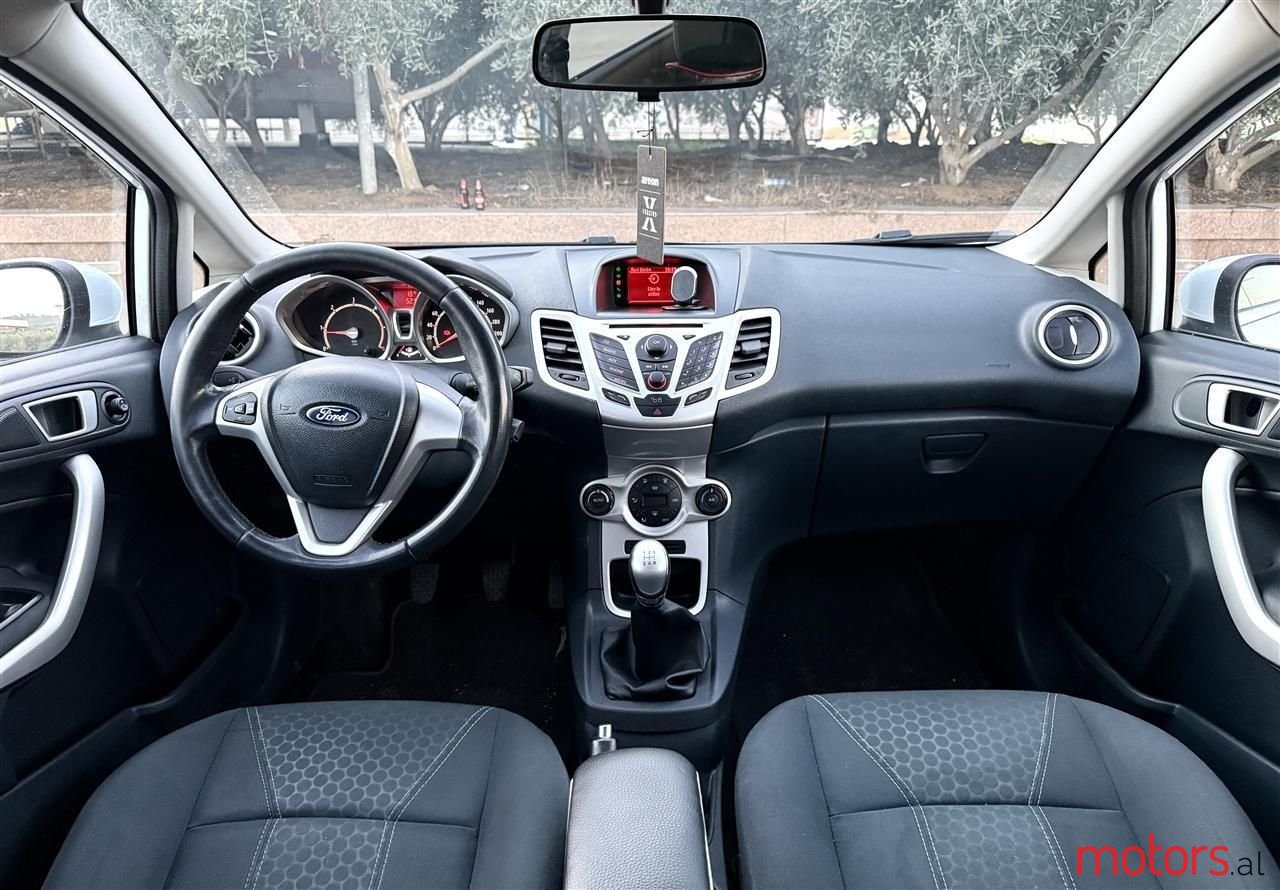 2012' Ford Fiesta photo #3