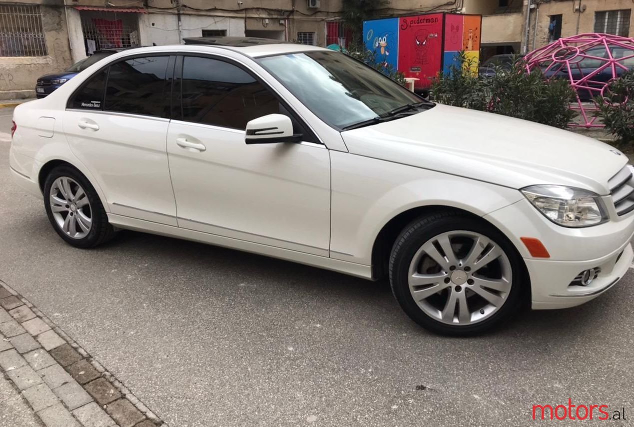2010' Mercedes-Benz C 300 photo #1