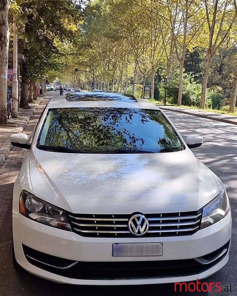 2013' Volkswagen Passat photo #1