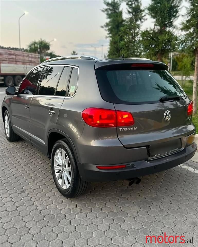 2014' Volkswagen Tiguan photo #2