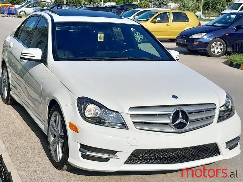 2013' Mercedes-Benz C 300 photo #2