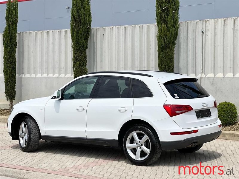 2011' Audi Q5 photo #2