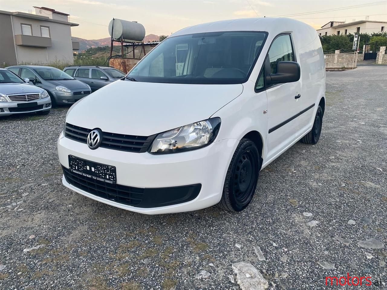 2012' Volkswagen Caddy photo #4