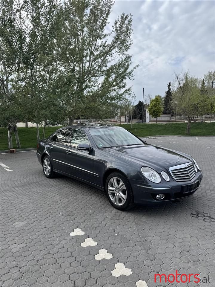 2008' Mercedes-Benz E 280 photo #3