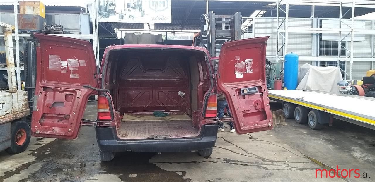 2000' Mercedes-Benz V 220 photo #4