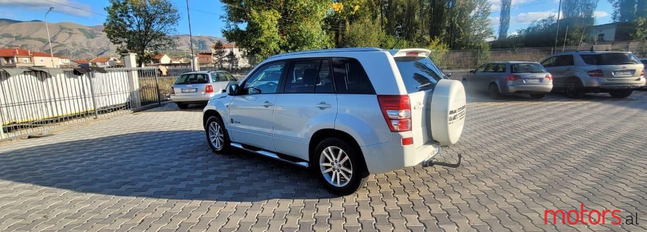 2009' Suzuki Grand Vitara photo #2