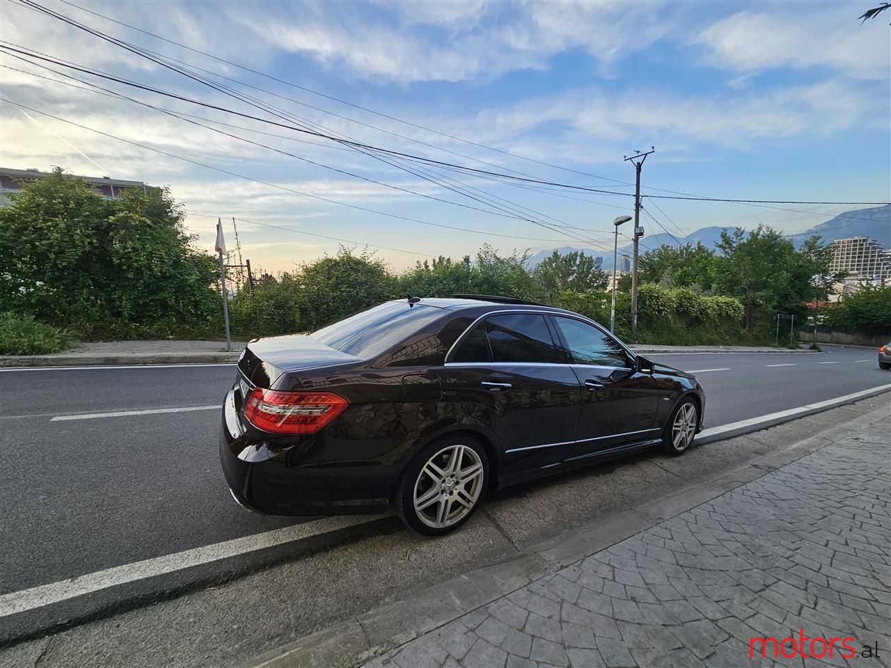 2010' Mercedes-Benz E 350 photo #3