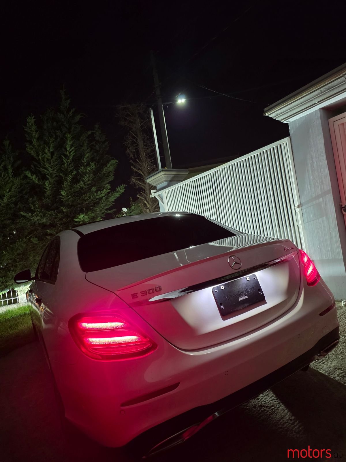 2017' Mercedes-Benz E 300 photo #5