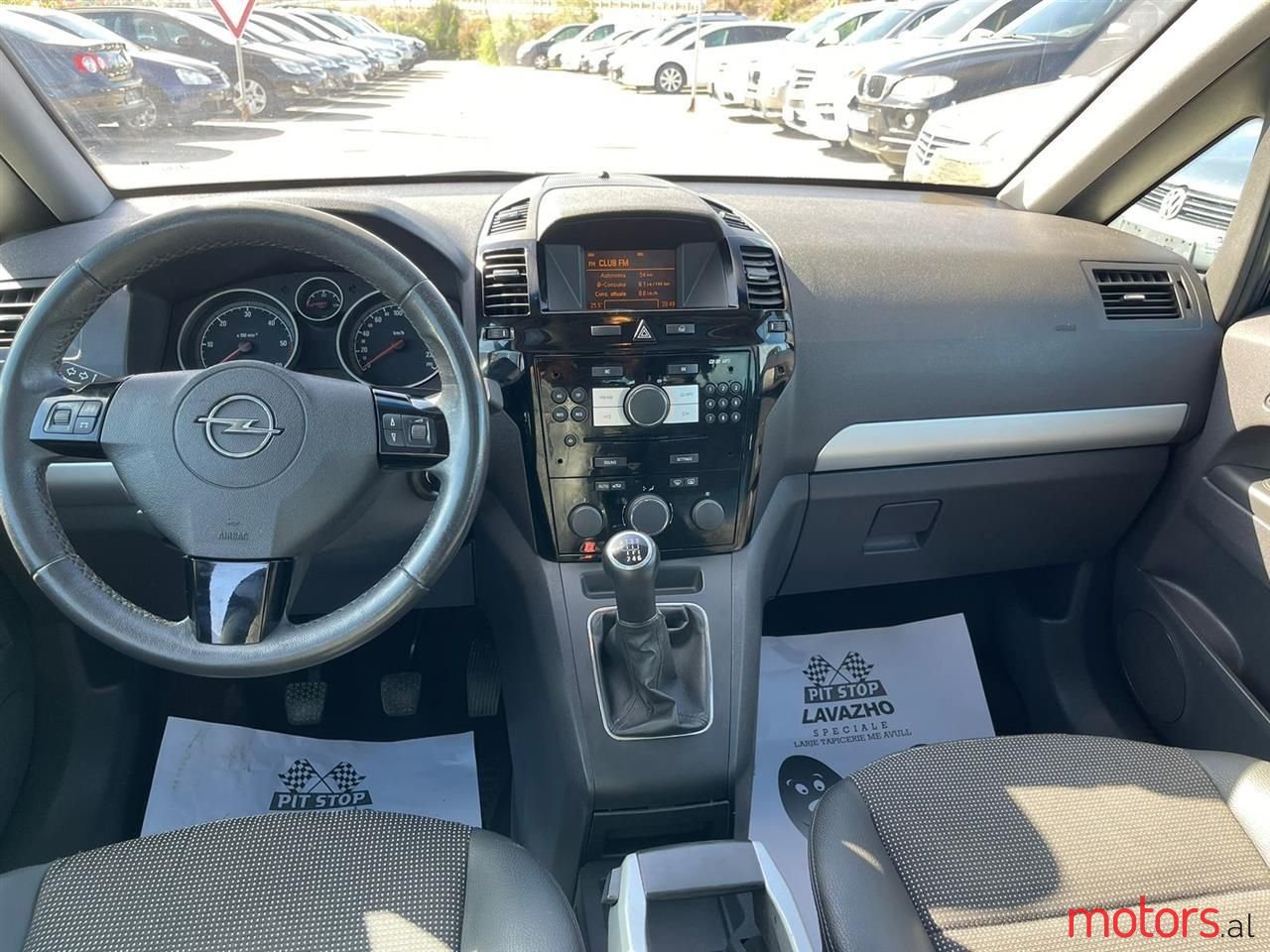 2008' Opel Zafira photo #4