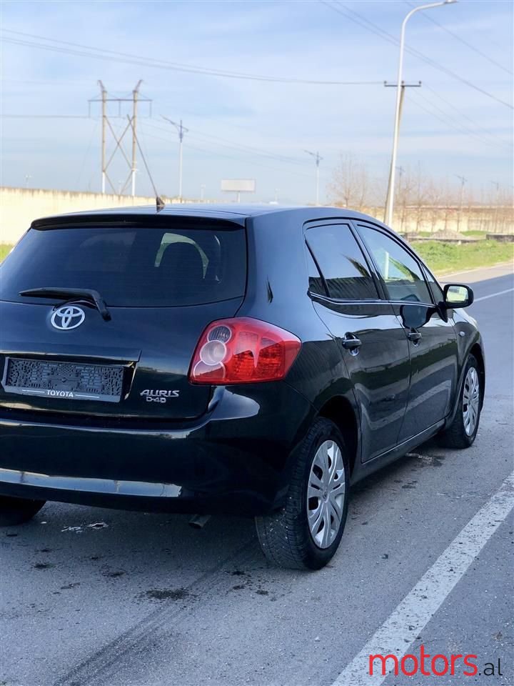 2007' Toyota Auris photo #3