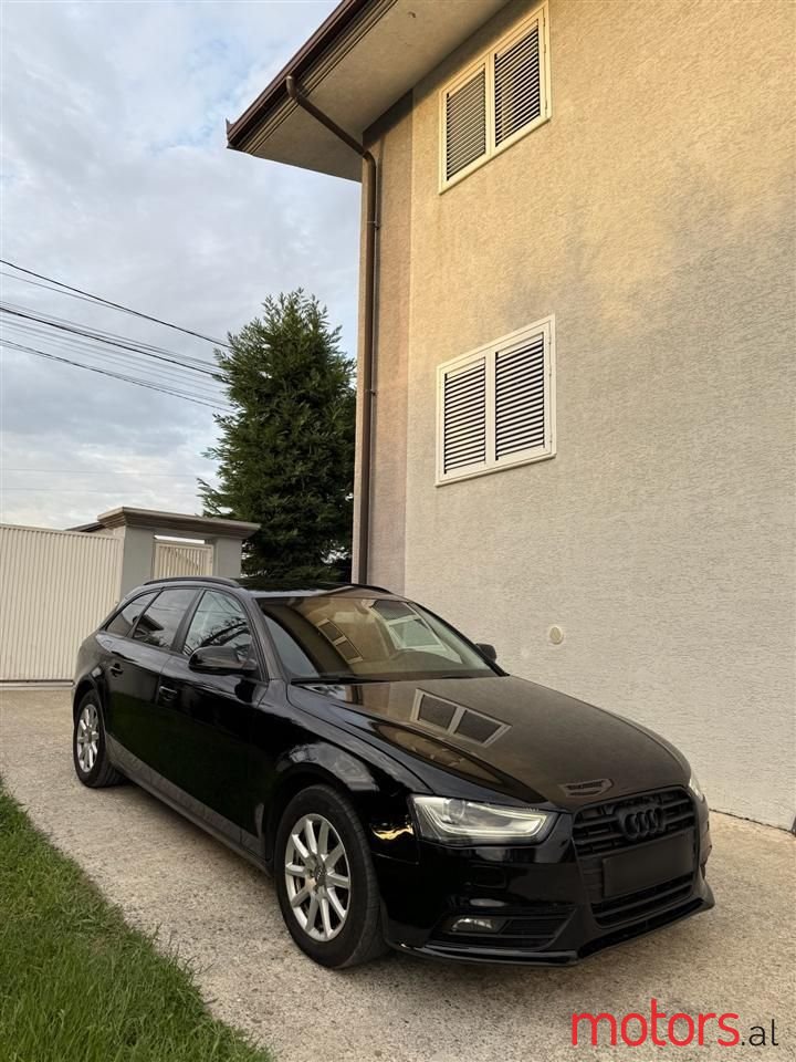 2012' Audi A4 photo #2