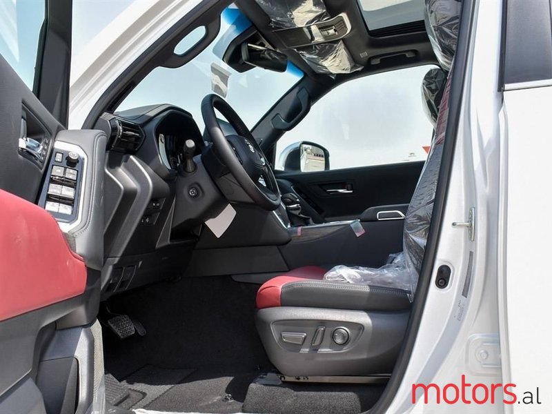 2024' Toyota Land Crusier photo #3