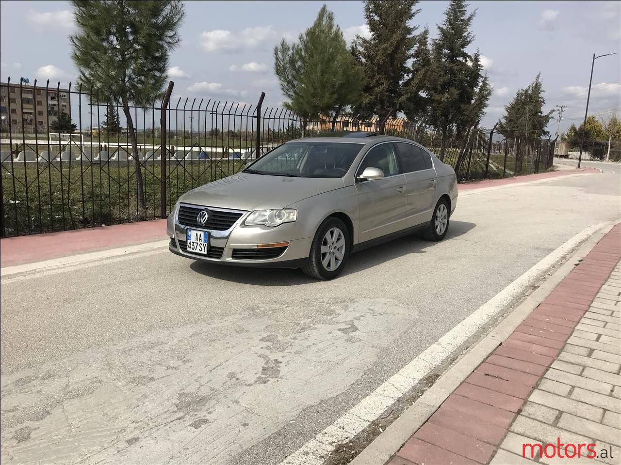 2006' Volkswagen Passat photo #1