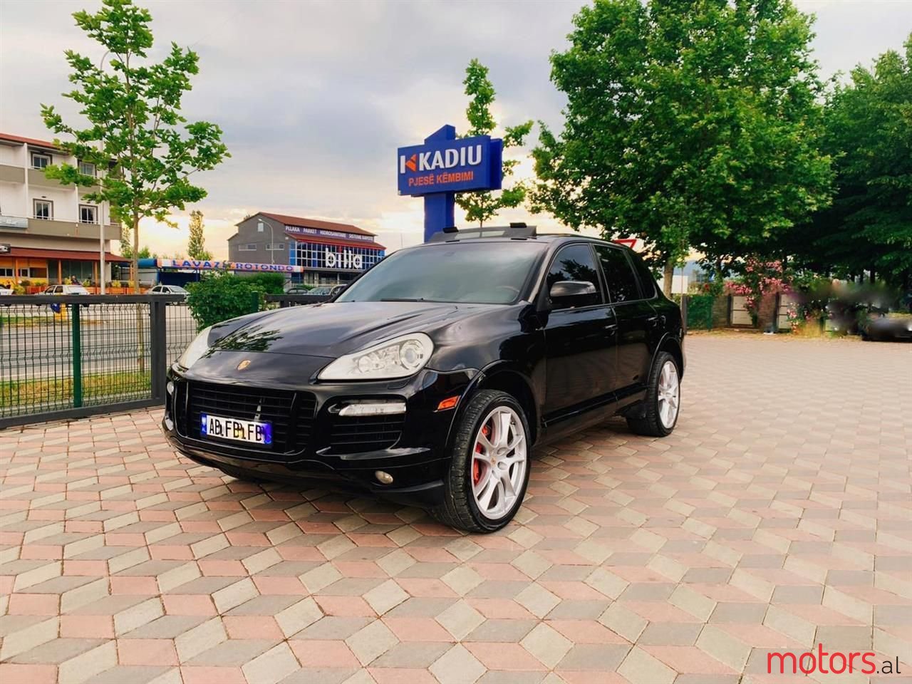 2009' Porsche Cayenne photo #1