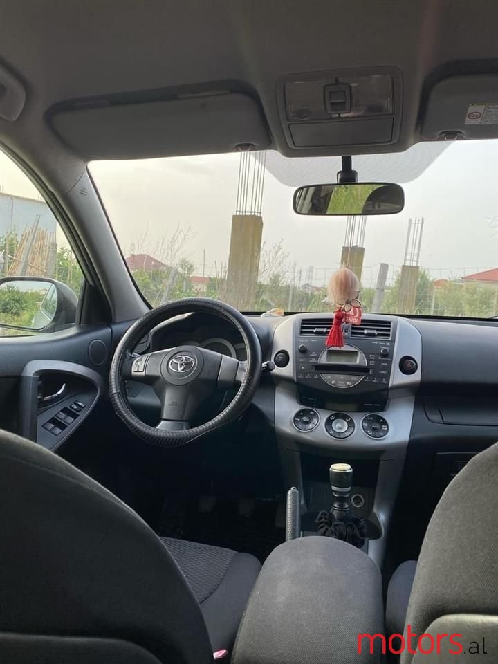 2007' Toyota RAV4 photo #3