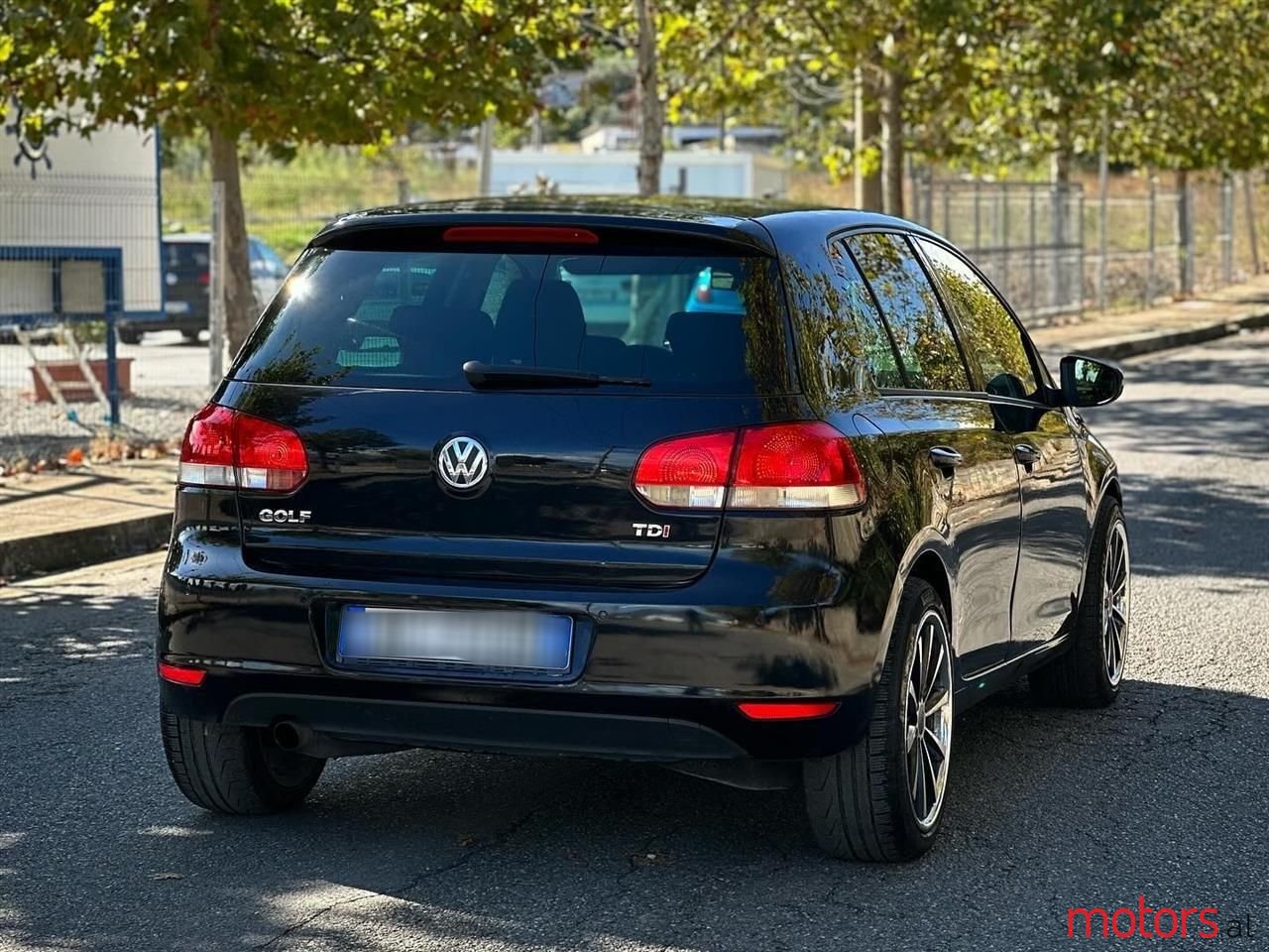 2010' Volkswagen Golf photo #2