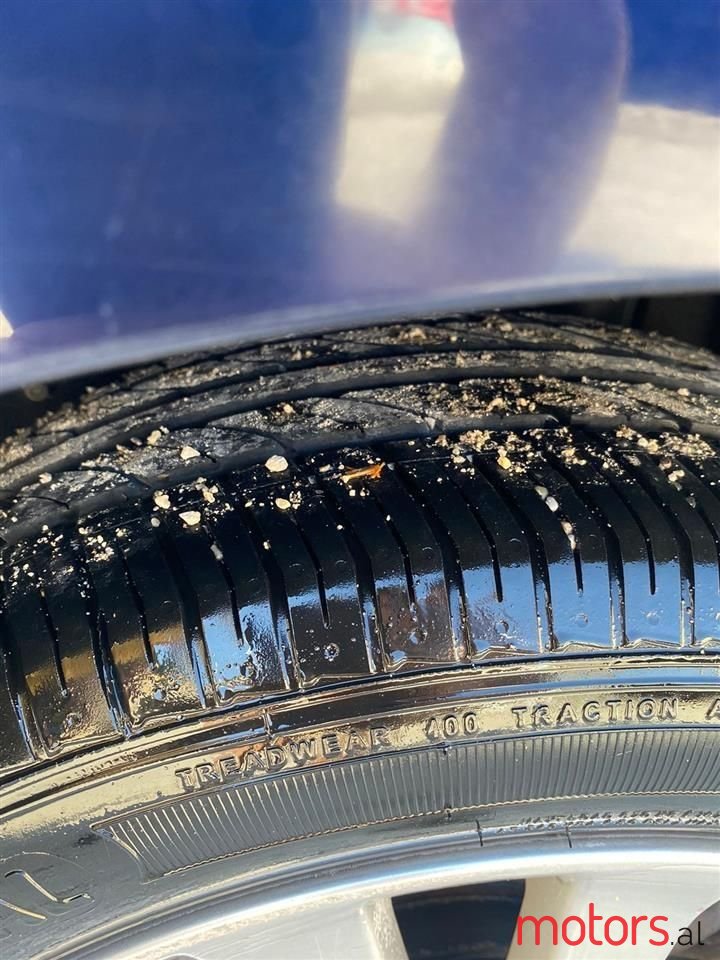 2009' Toyota Auris photo #2