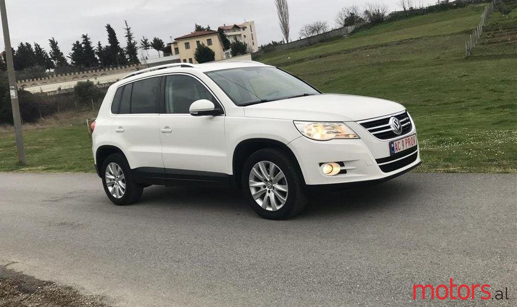 2008' Volkswagen Tiguan photo #1