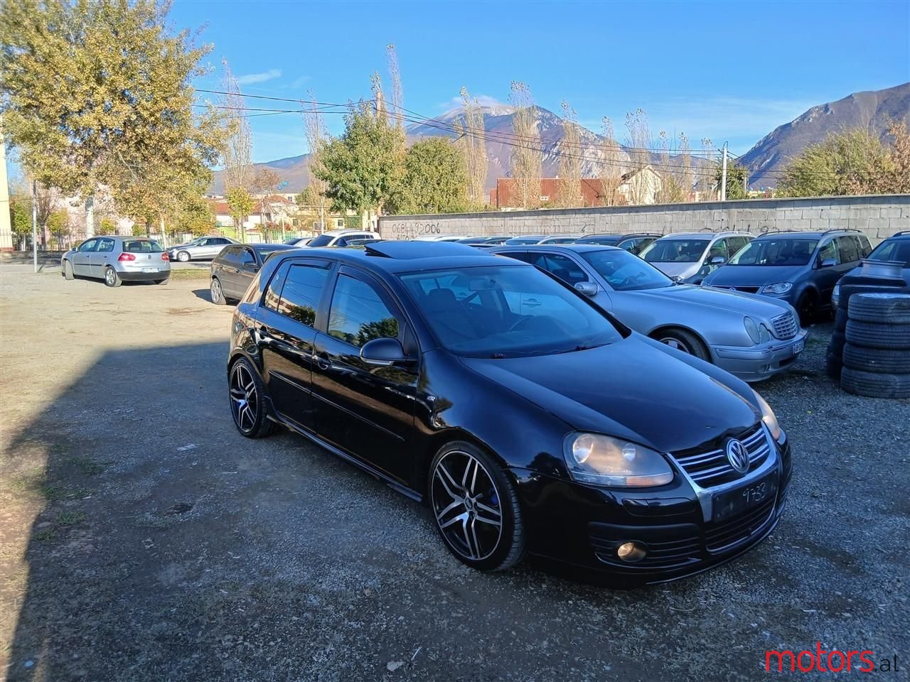 2008' Volkswagen Golf photo #2