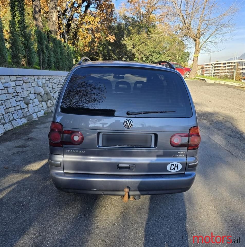 2009' Volkswagen Sharan photo #3