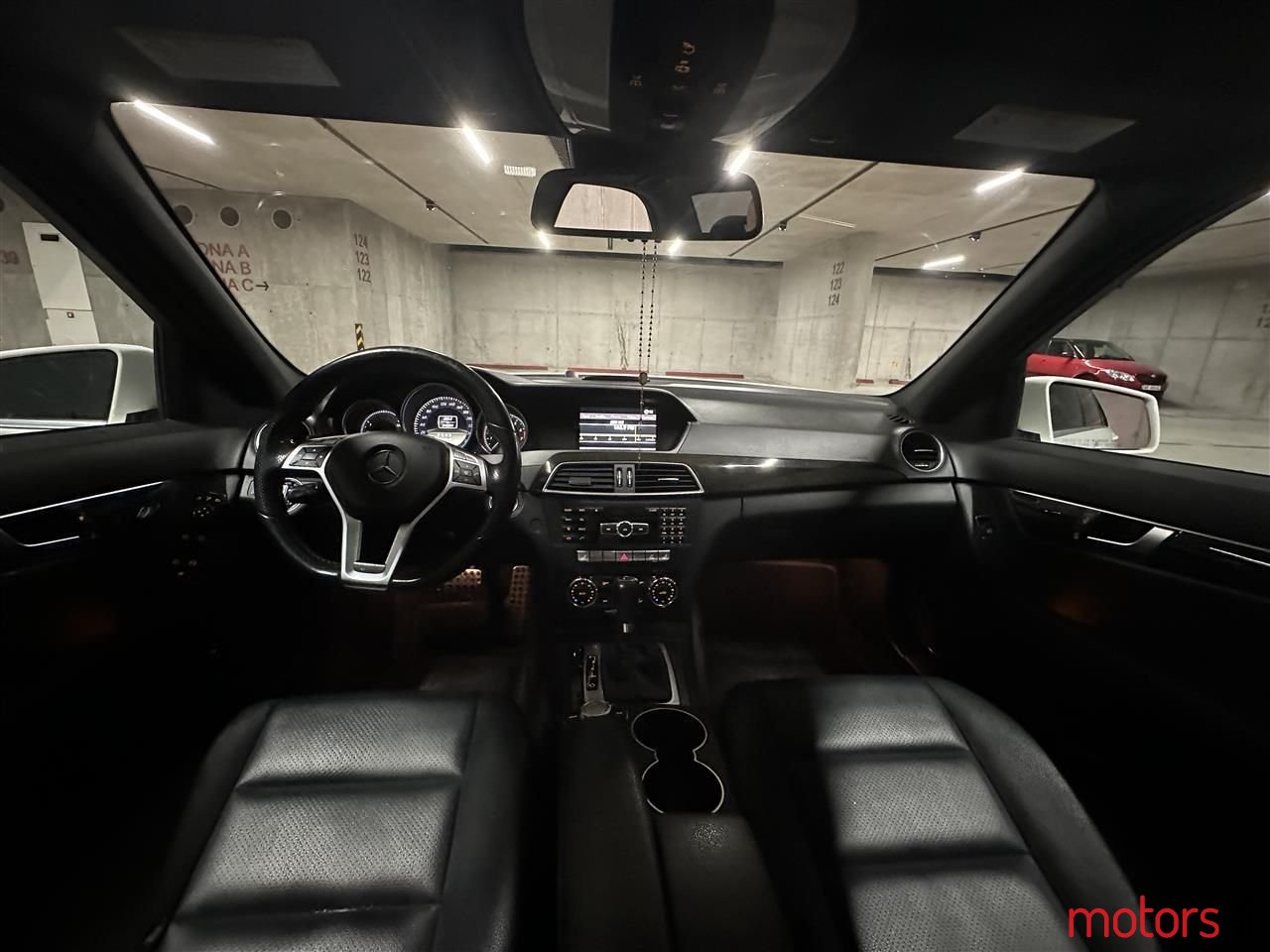 2012' Mercedes-Benz C 300 photo #2