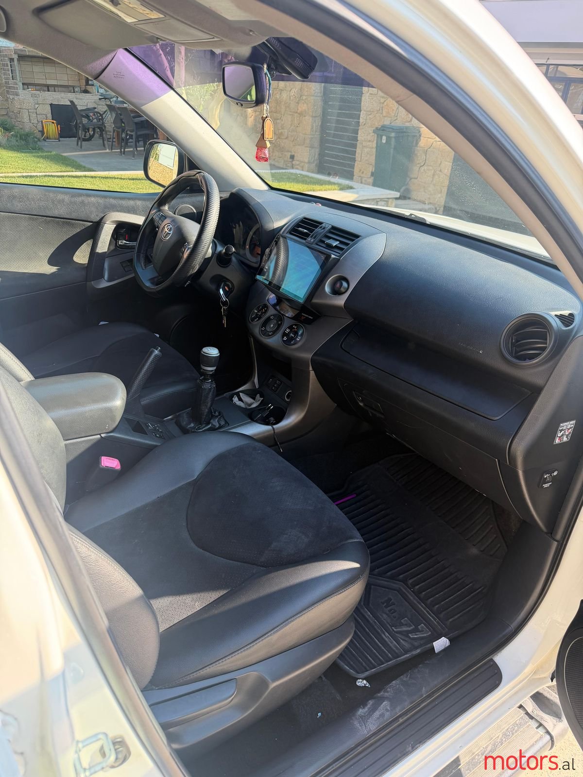2011' Toyota RAV4 photo #5