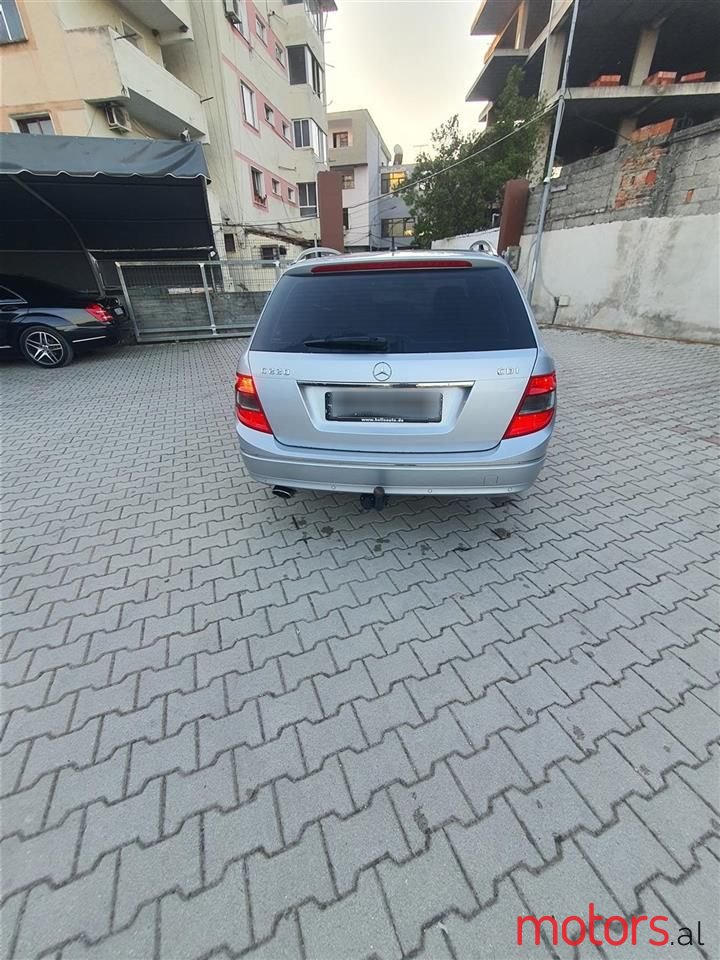 2009' Mercedes-Benz C 220 photo #3