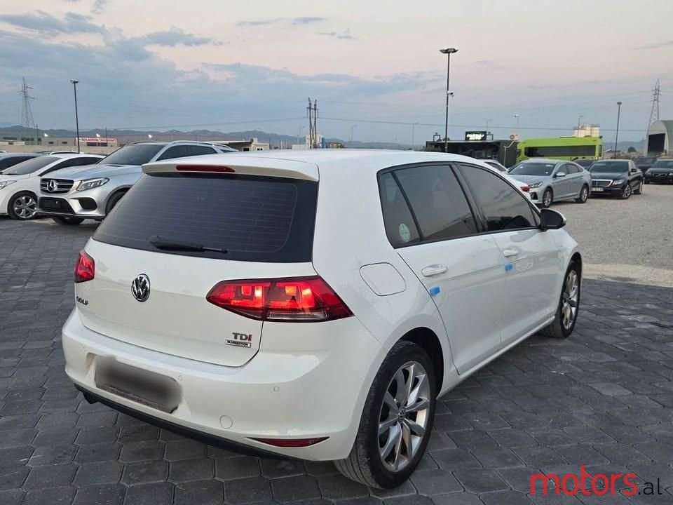 2015' Volkswagen Golf photo #4