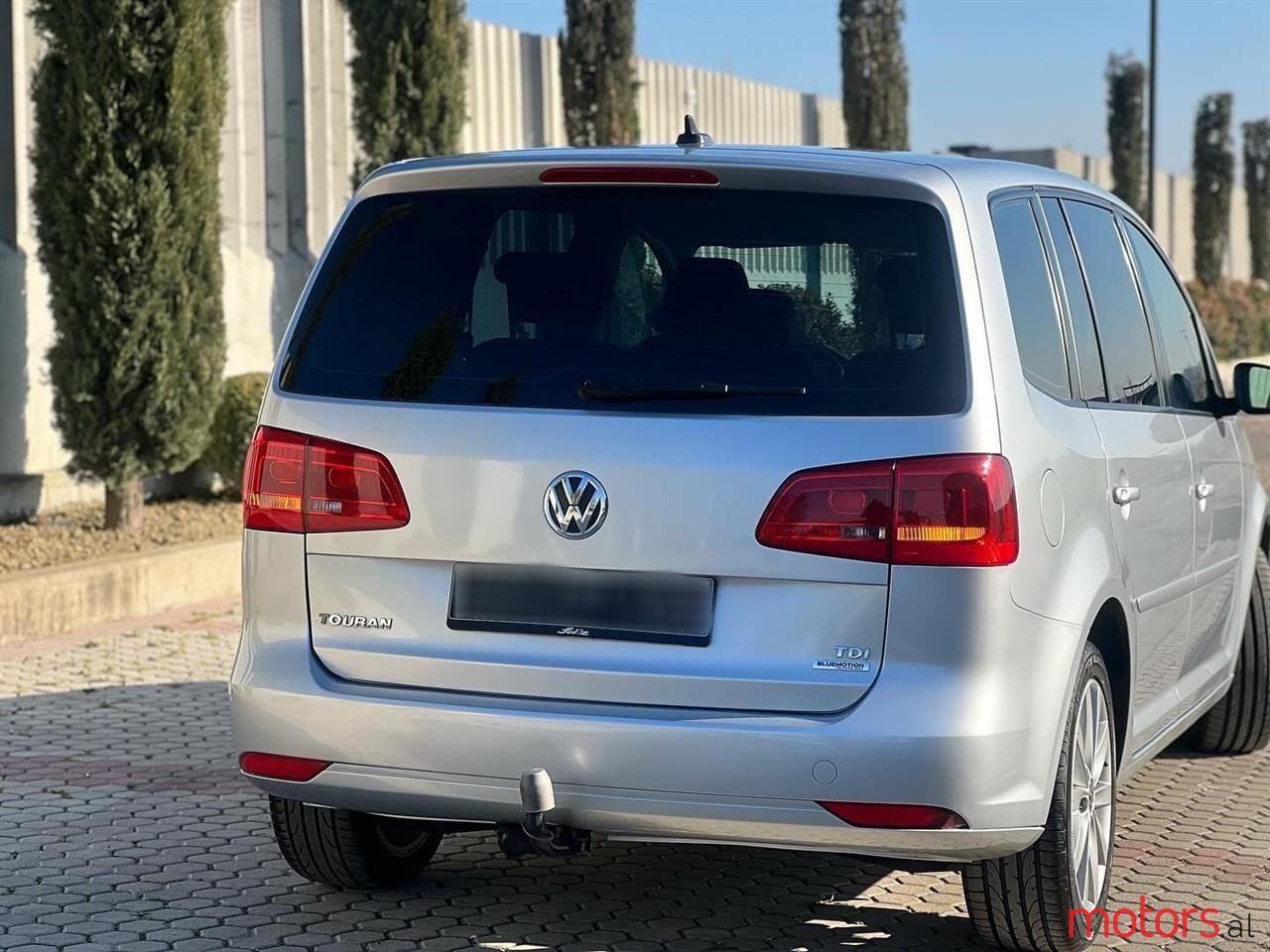 2012' Volkswagen Touran photo #2