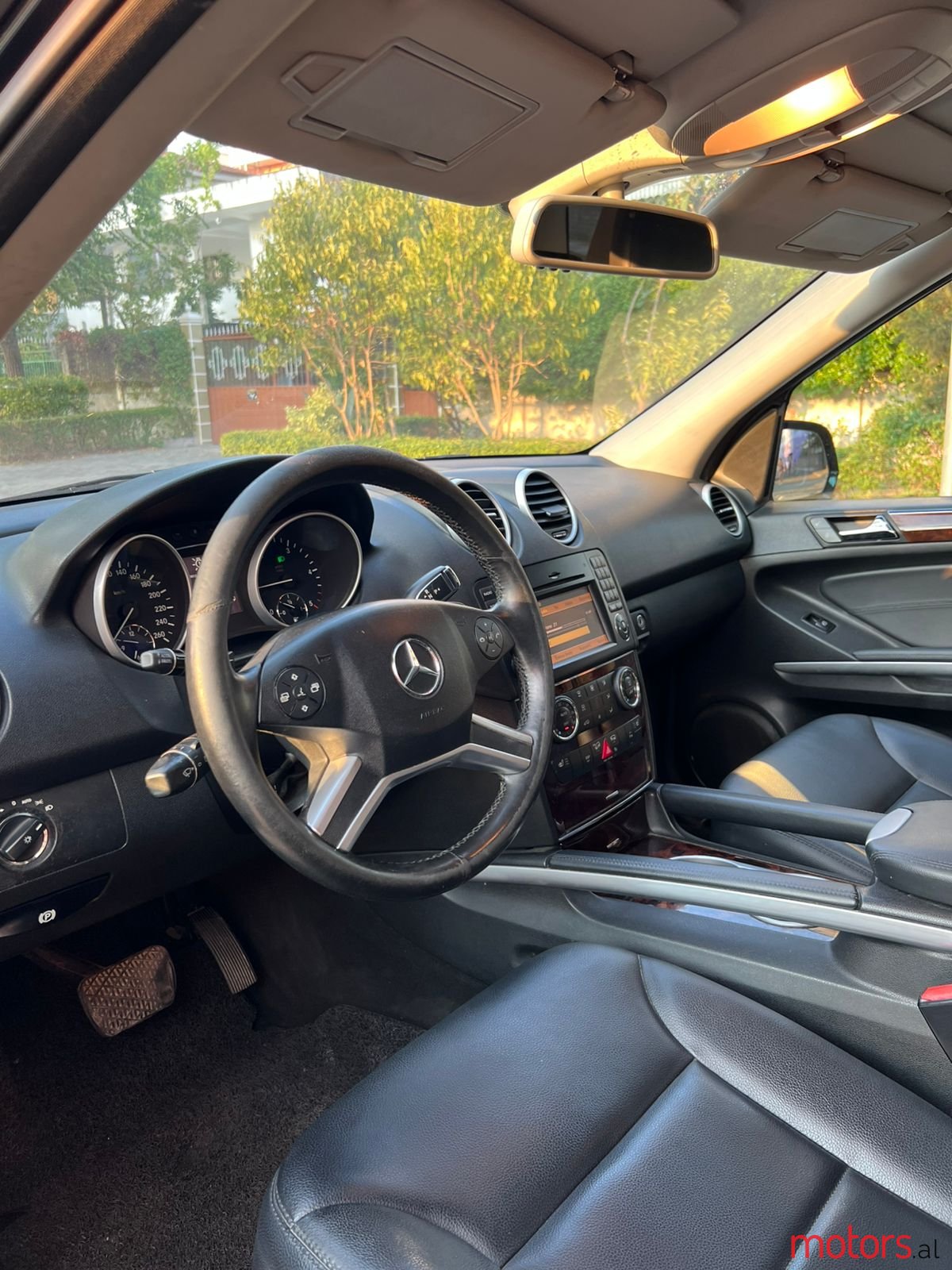 2010' Mercedes-Benz ML 350 photo #3